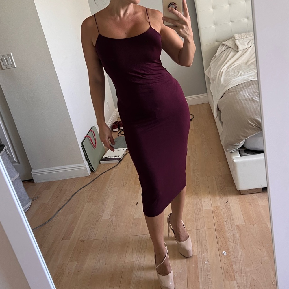 VERA WANG SEXY CLASSY BORDO DRESS STRETCHY